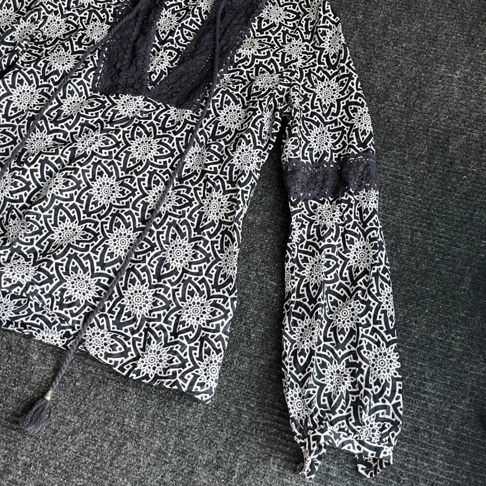 Tory Burch Tunic Top Womens 8 Navy Blue White Medallion Lace V-Neck Tassel Boho